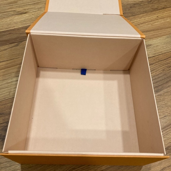 Louis Vuitton Authentic Box - Picture 7 of 8
